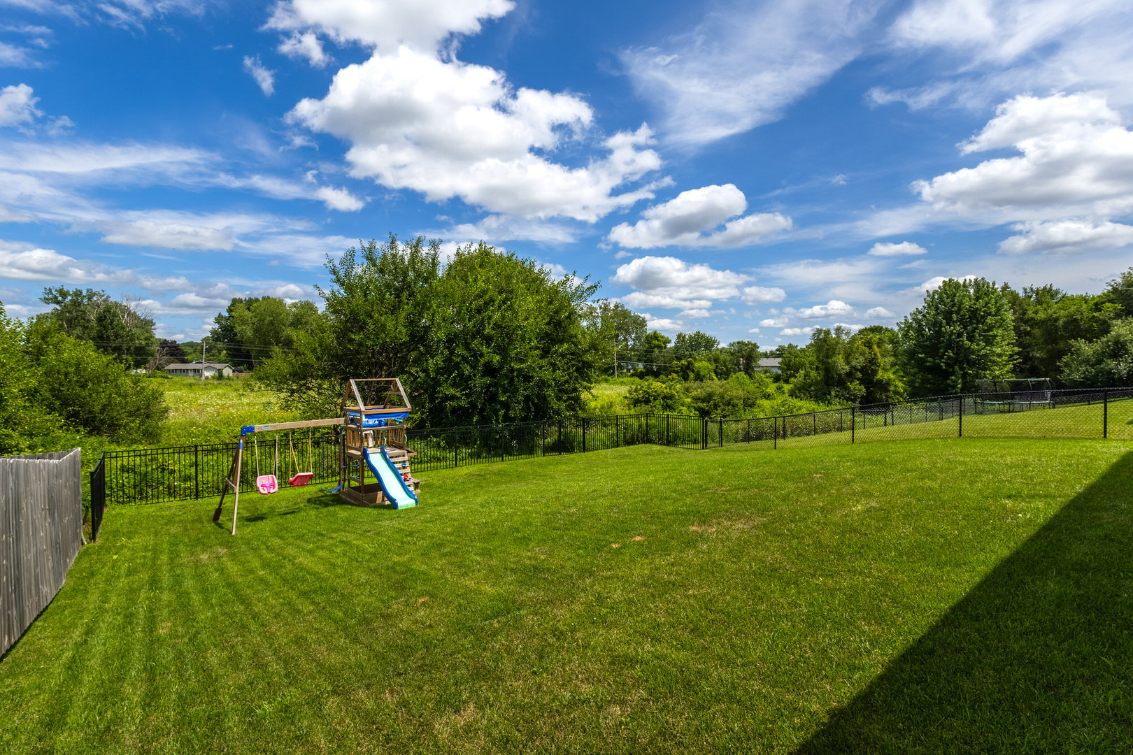 6201 Lillie Avenue Property Photo 34