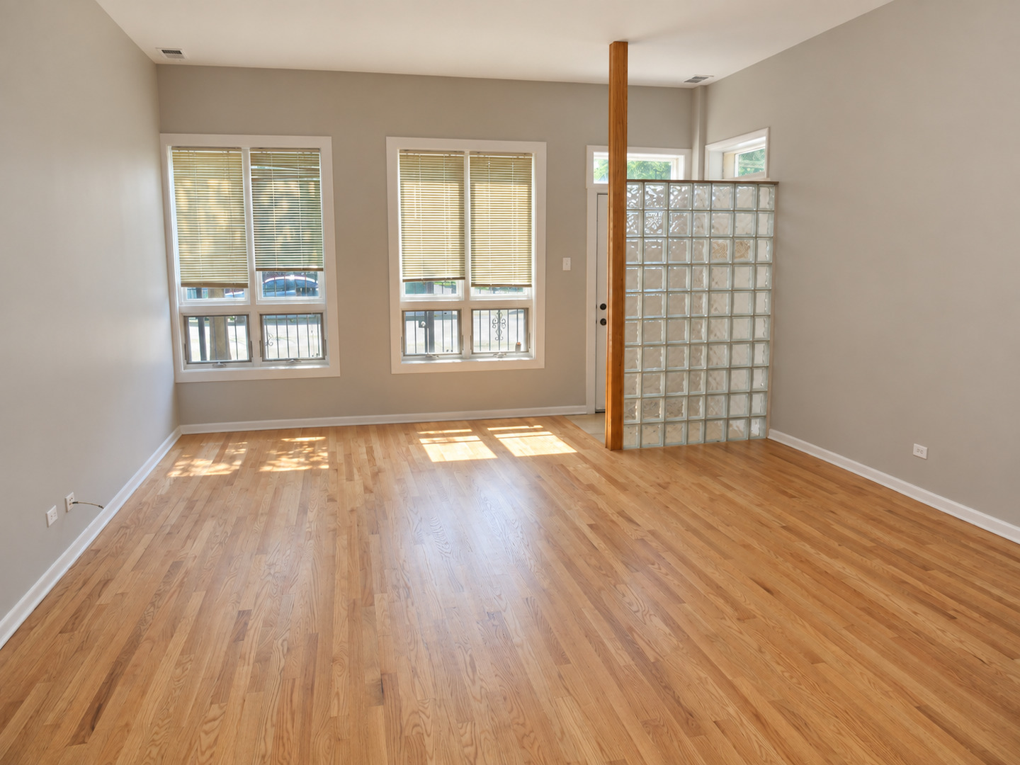 2158 W Erie Street 1 Property Photo 3