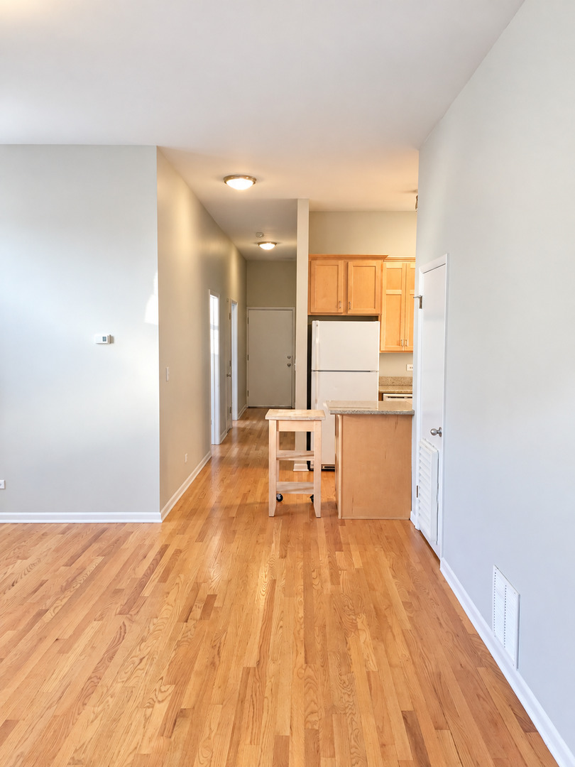 2158 W Erie Street 1 Property Photo 6