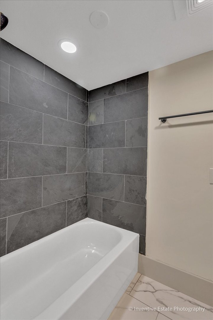 12754352 Property Photo 17