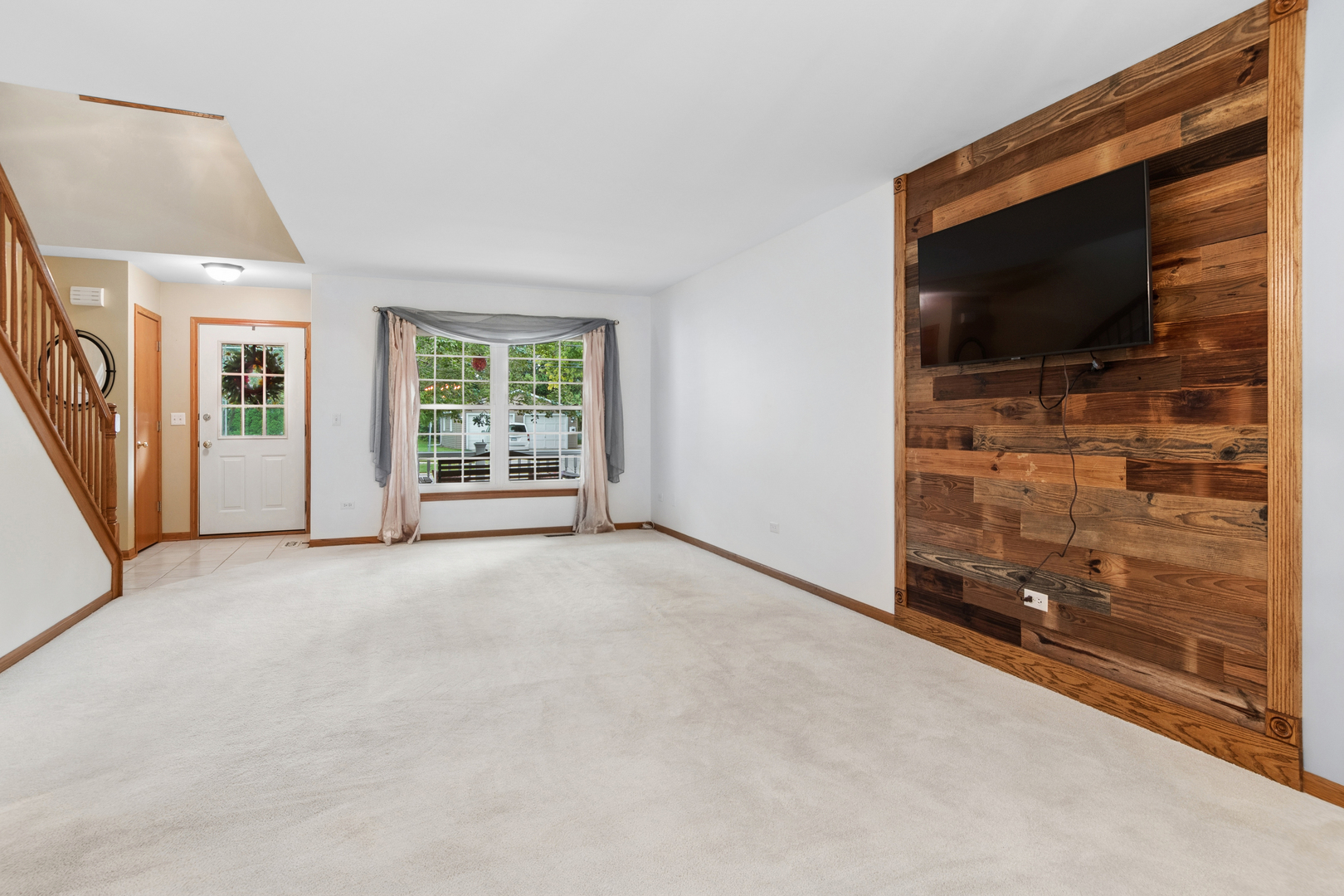 213 Lathem Street Property Photo 4