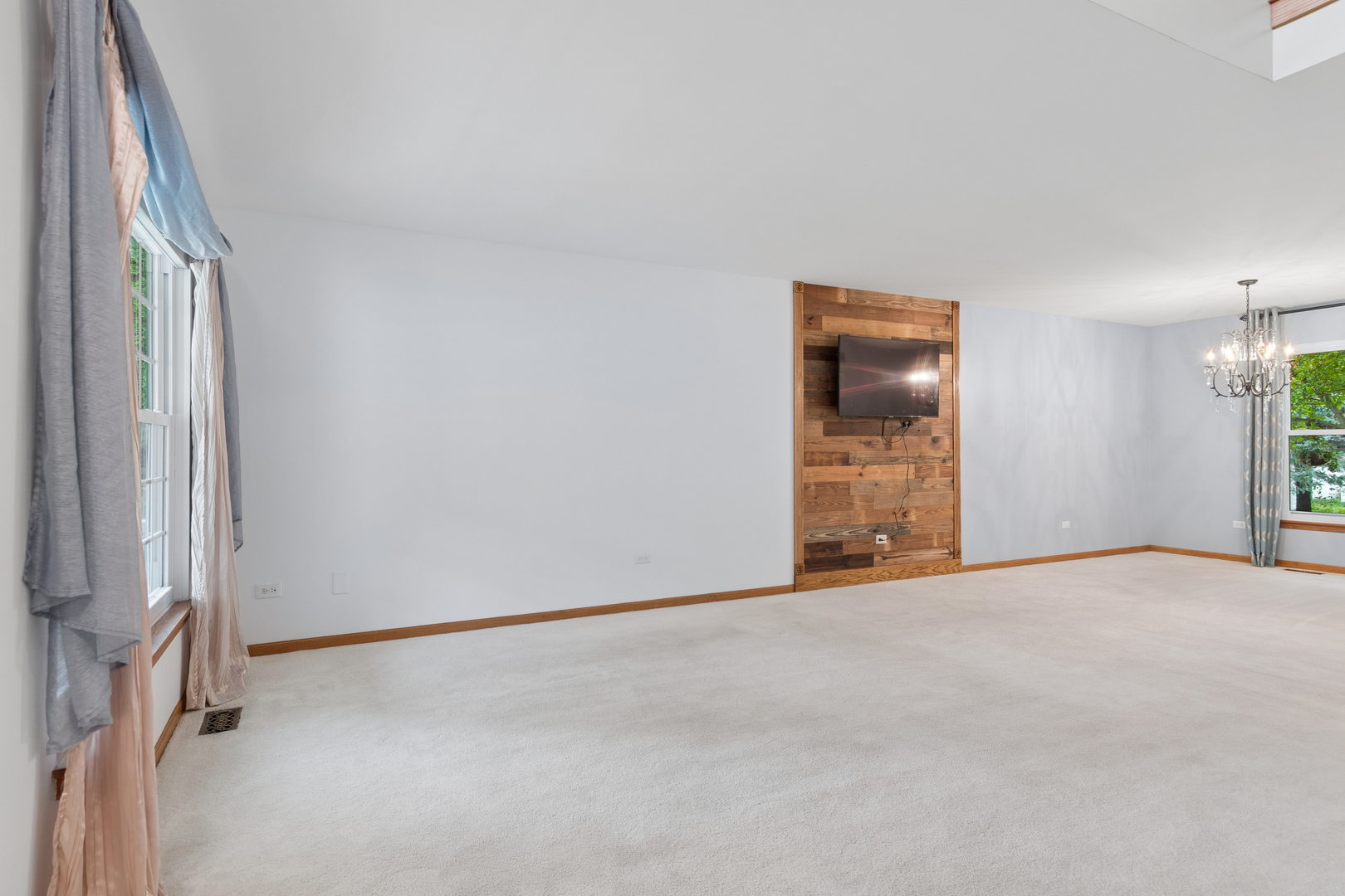 213 Lathem Street Property Photo 5