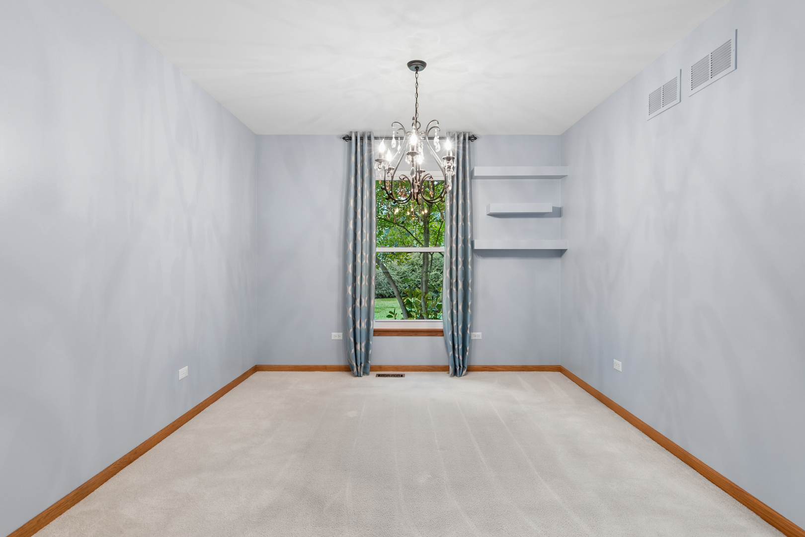 213 Lathem Street Property Photo 6