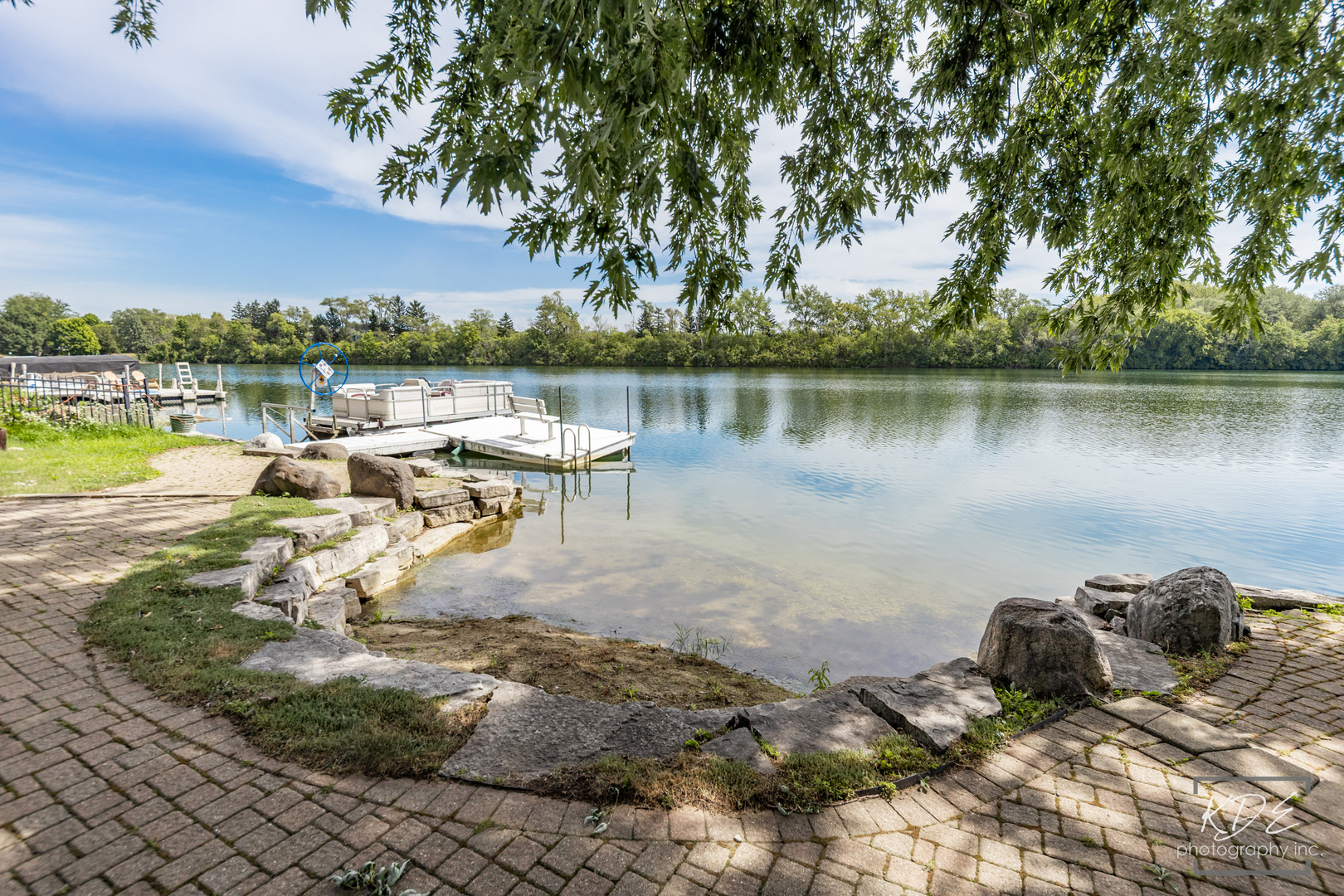 13607 S Lake Drive Property Photo 4