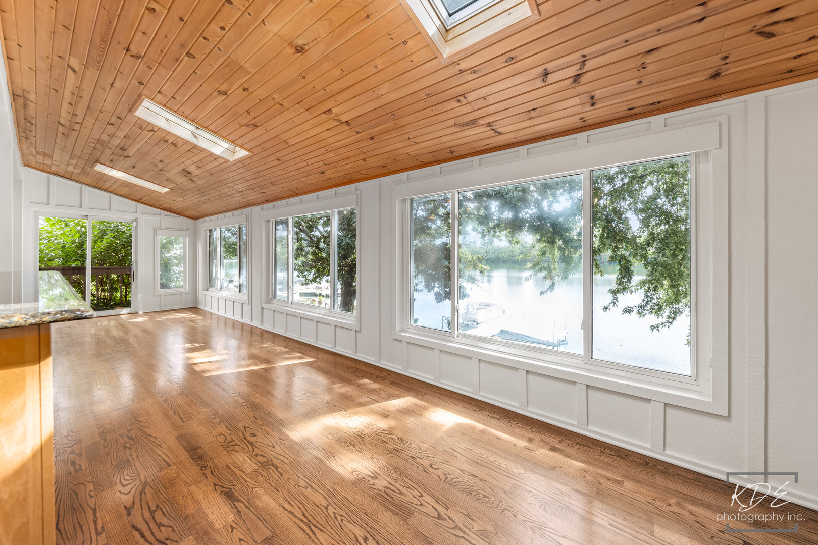 13607 S Lake Drive Property Photo 22