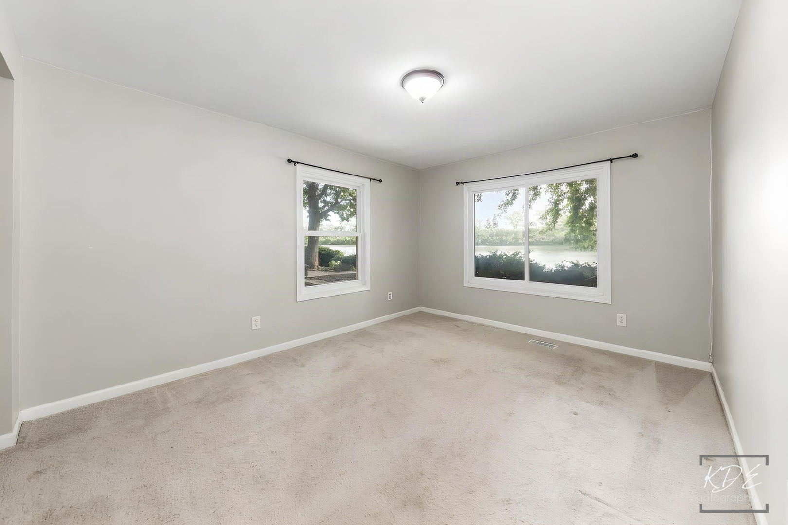 13607 S Lake Drive Property Photo 39