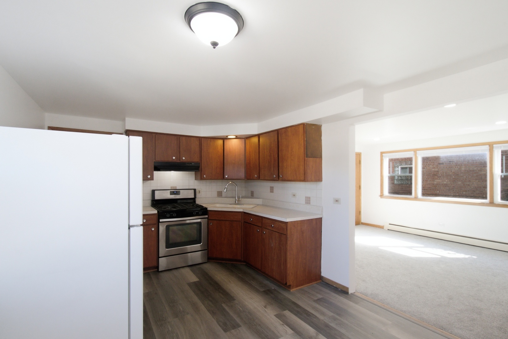 4305 W Lawrence Avenue Property Photo 3