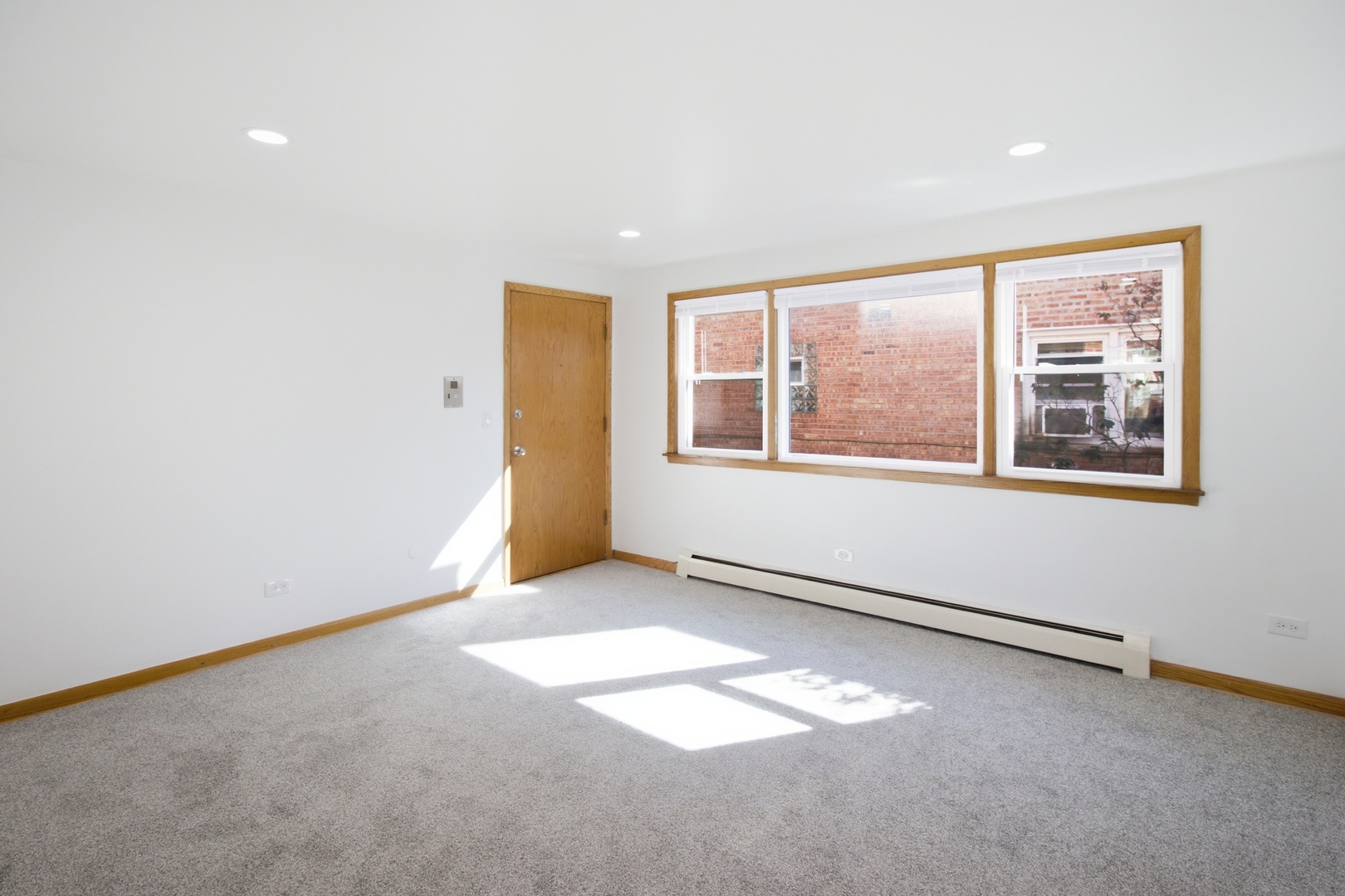 4305 W Lawrence Avenue Property Photo 5