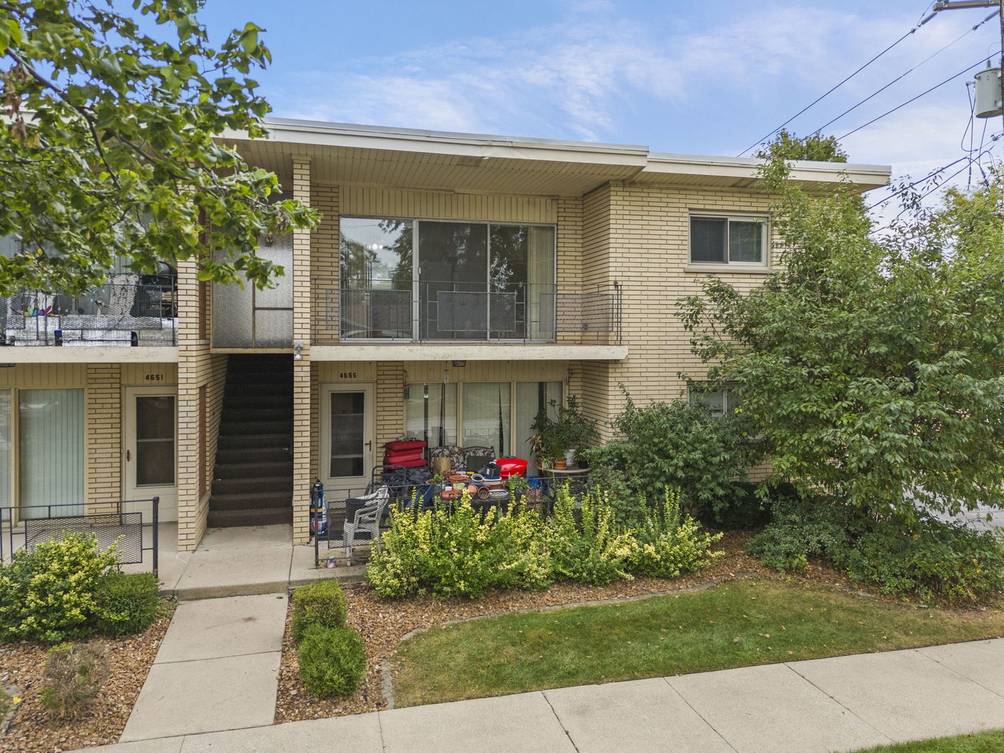 4653 W 95th Street Property Photo 1