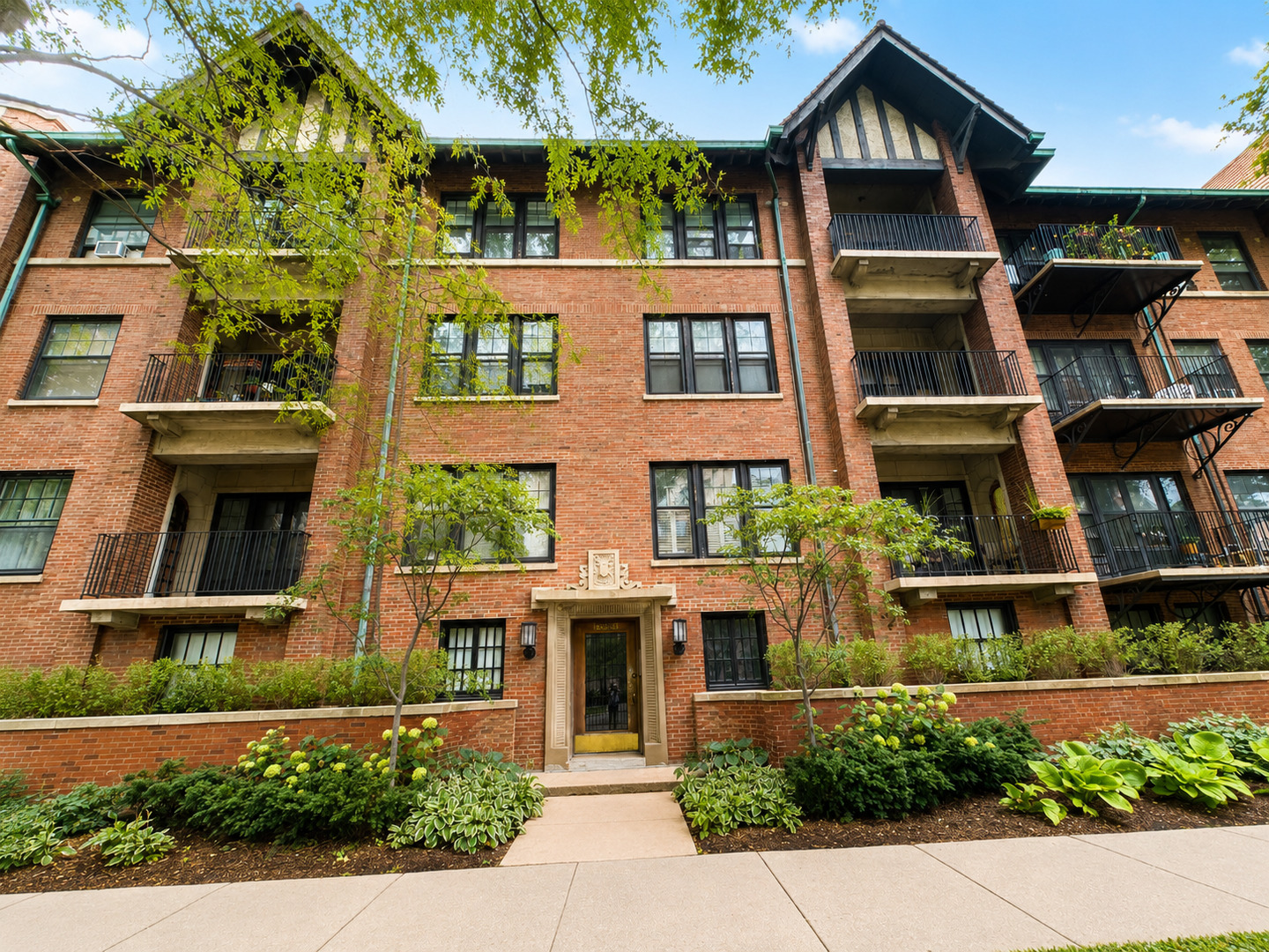 1633 E Hyde Park Boulevard 3C Property Photo 1