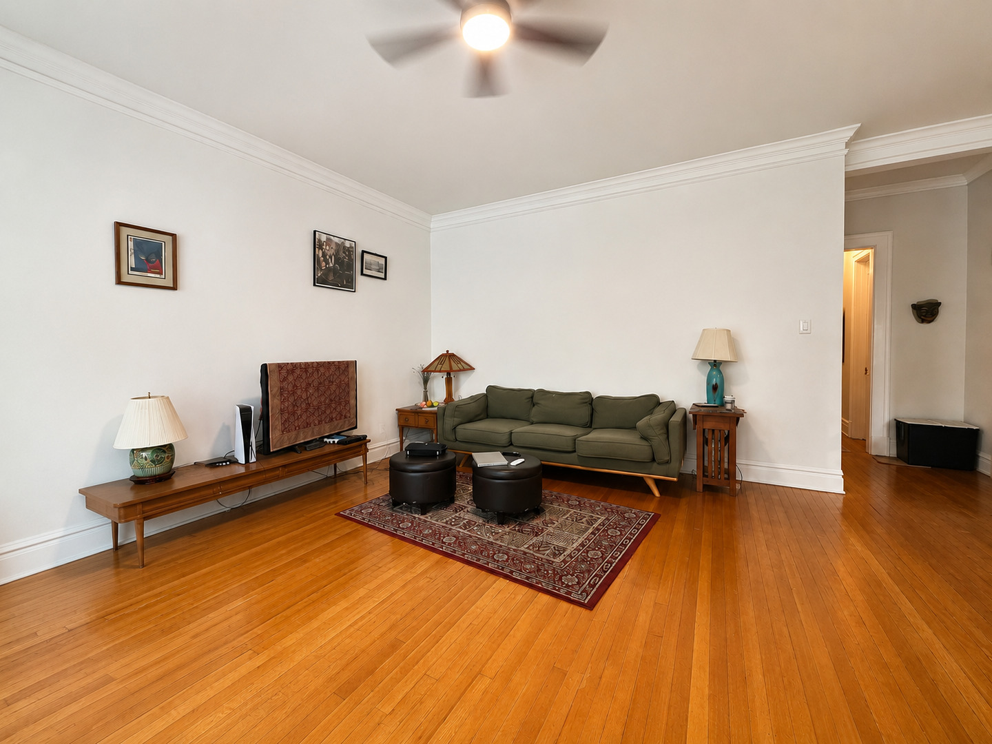 1633 E Hyde Park Boulevard 3c Property Photo 5