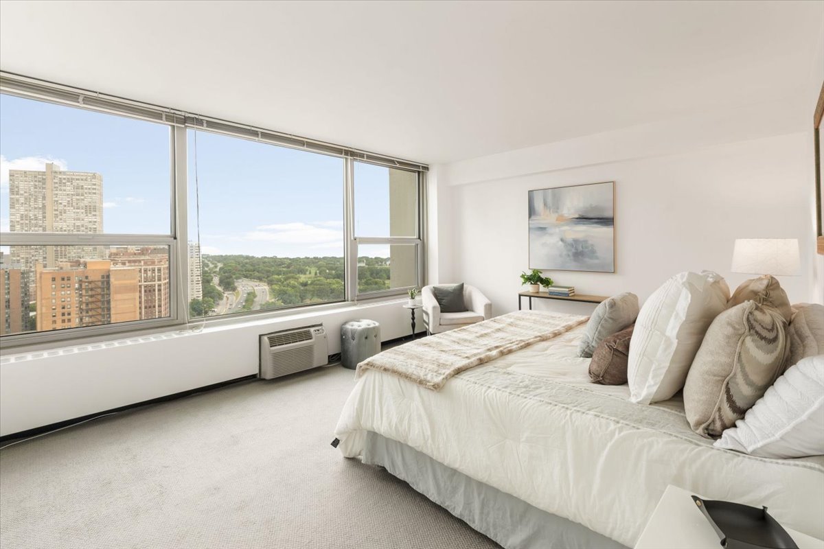 3600 N Lake Shore Drive 2220 Property Photo 16