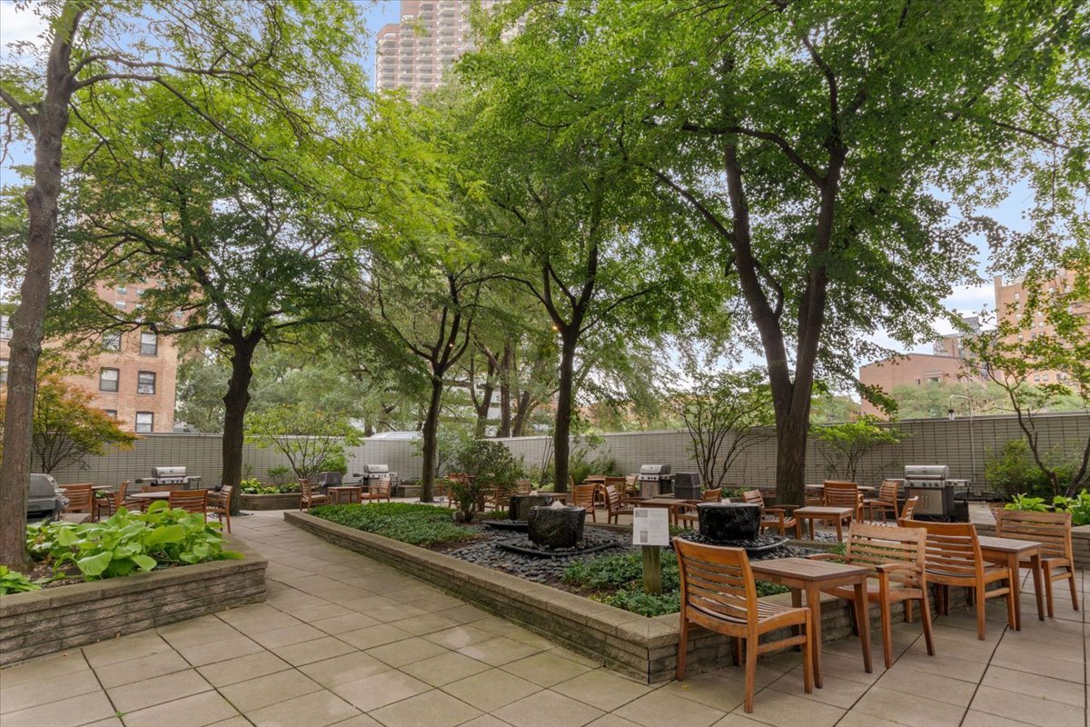 3600 N Lake Shore Drive 2220 Property Photo 25