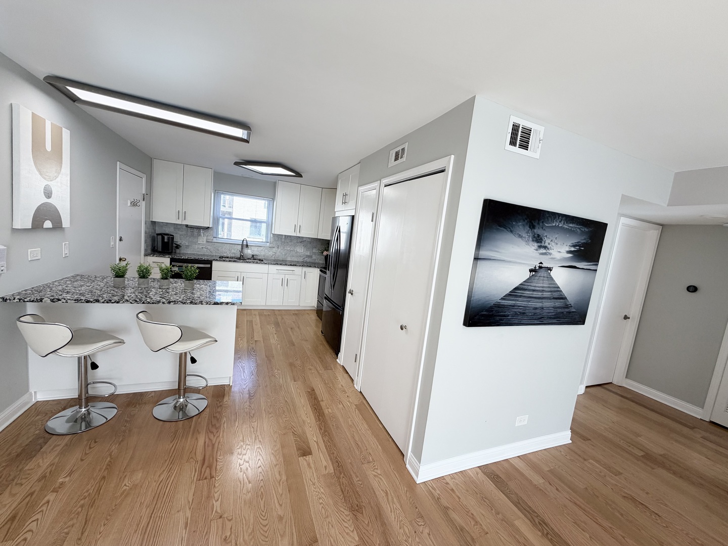 5322 W Windsor Avenue 2c Property Photo 6