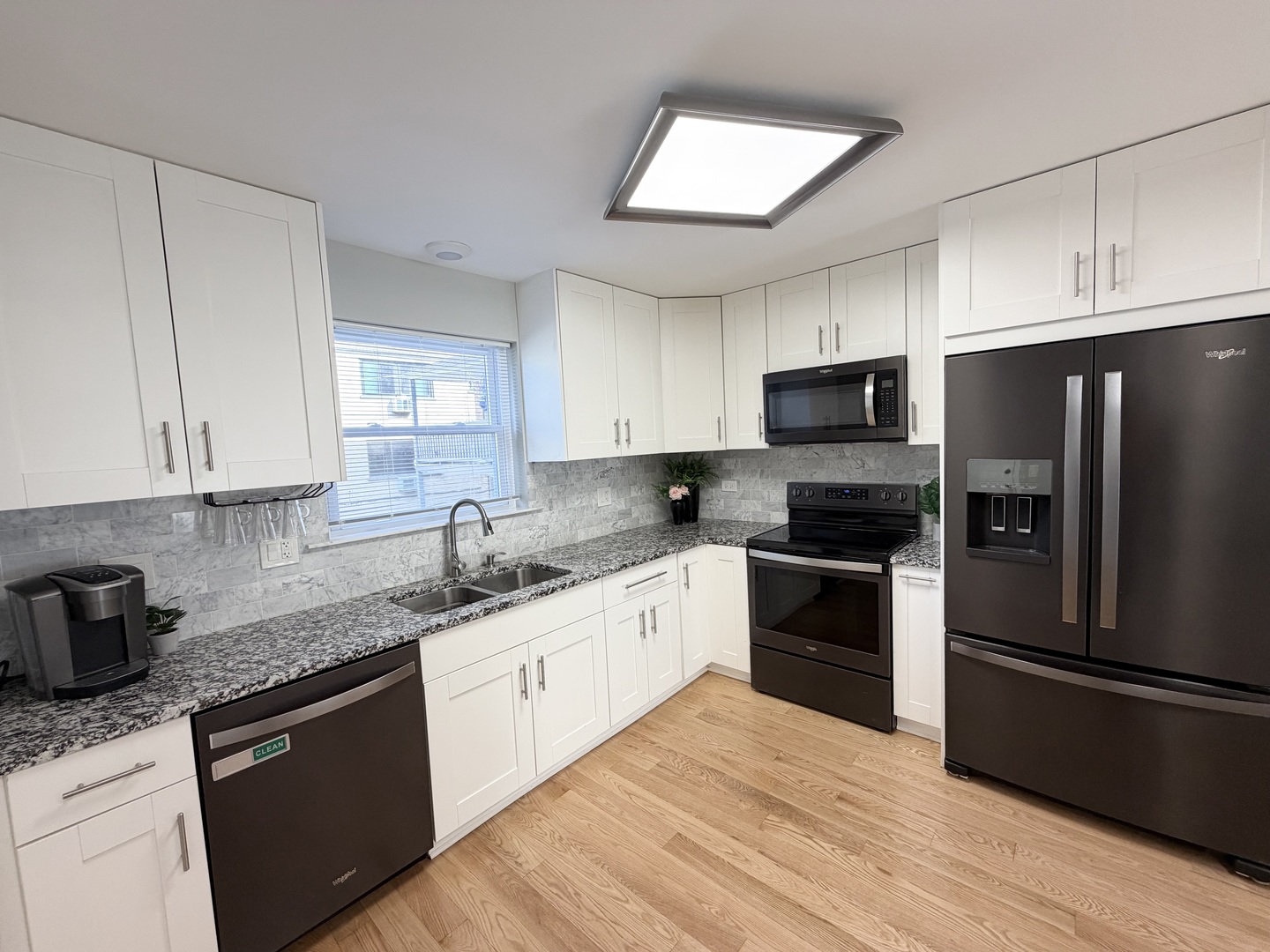 5322 W Windsor Avenue 2c Property Photo 9