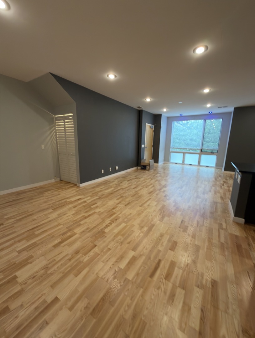 2240 W Madison Street 201 Property Photo 4