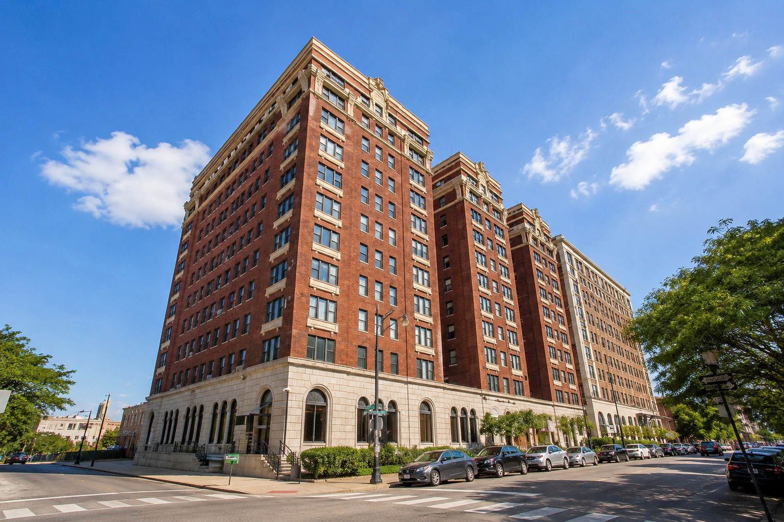 5300 S Shore Drive 810 Property Photo 1