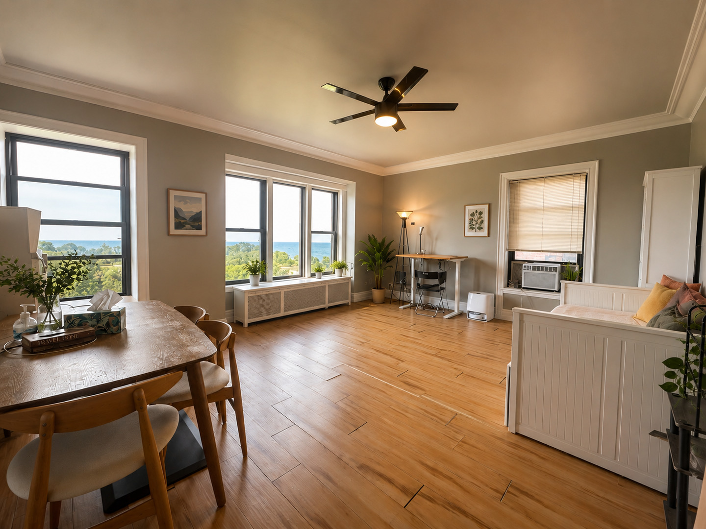 5300 S Shore Drive 810 Property Photo 2