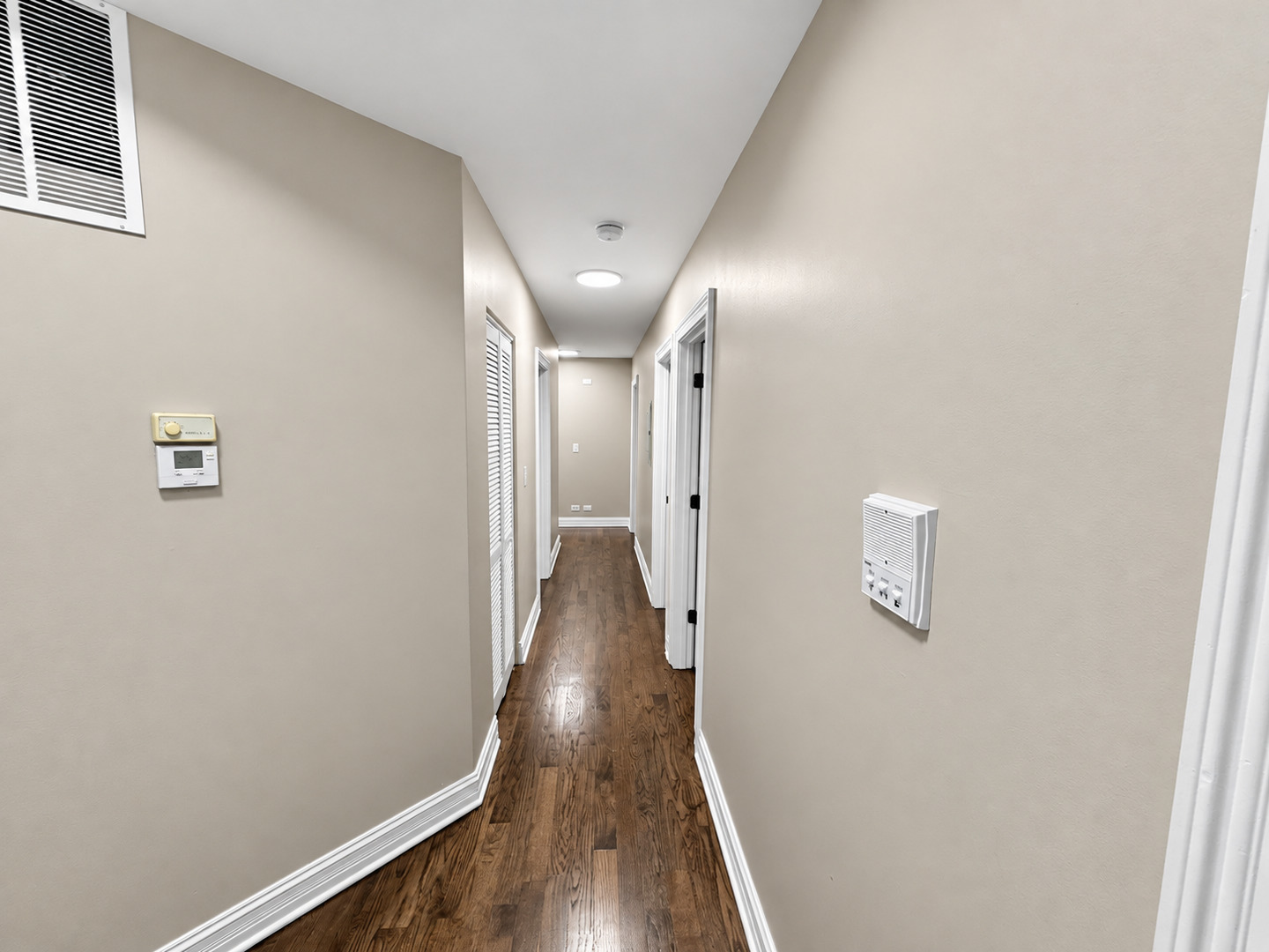 543 E 43rd Street 2e Property Photo 19