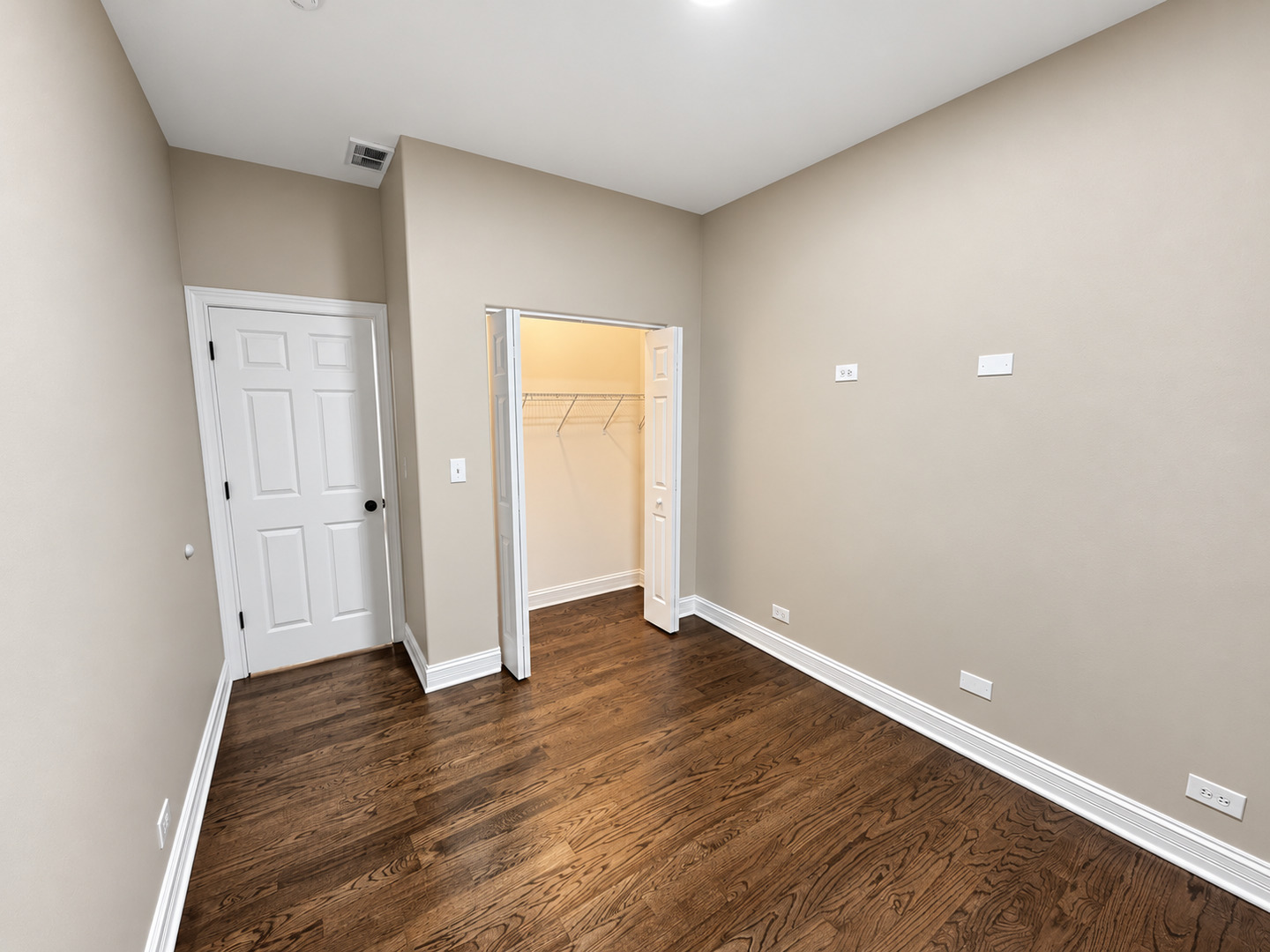543 E 43rd Street 2e Property Photo 23