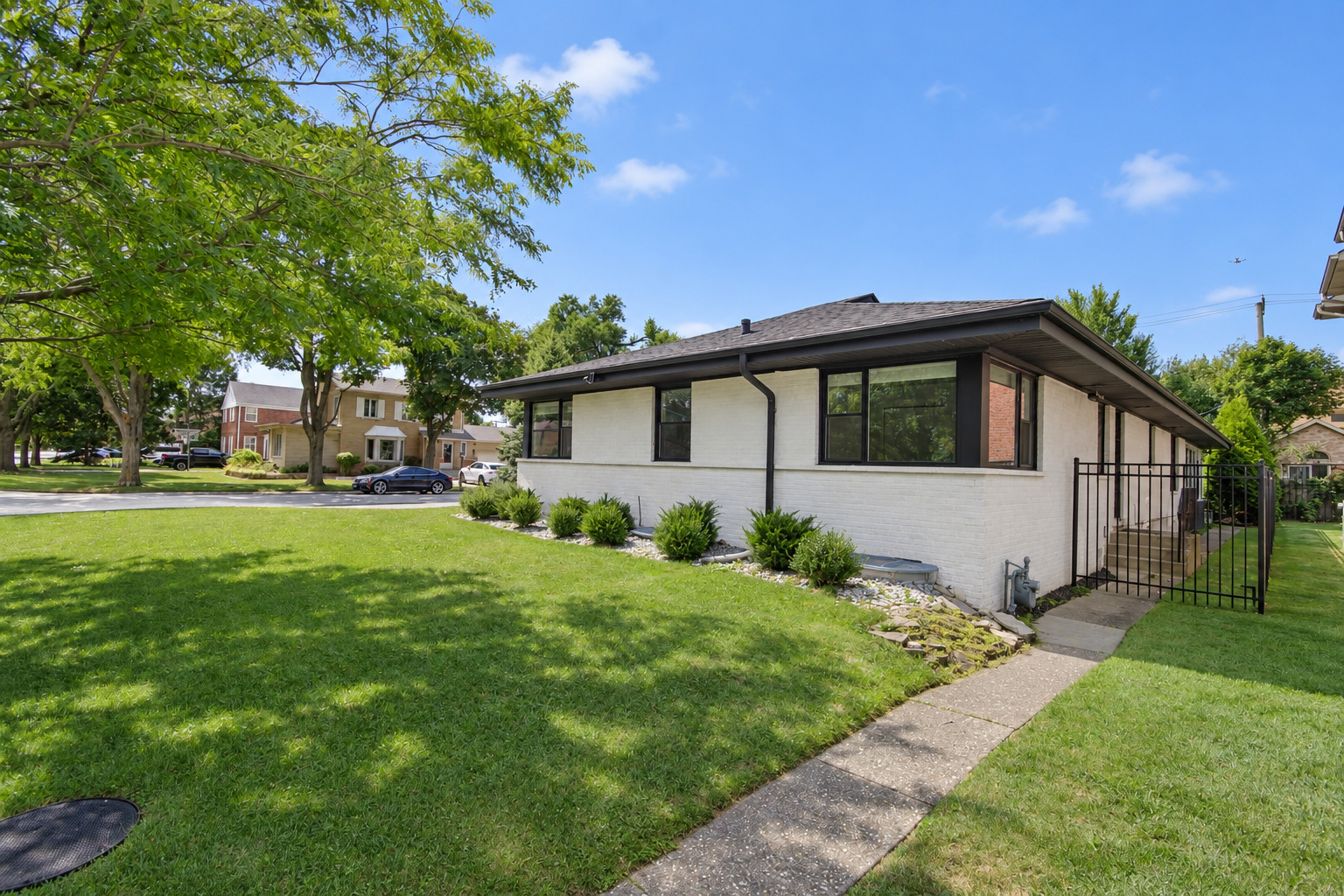 4754 W North Shore Avenue Property Photo 5