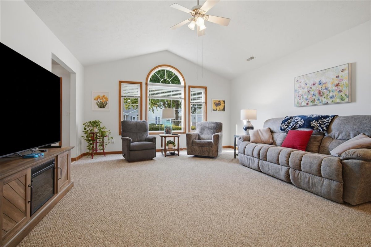 1312 Inglewood Circle Property Photo 3