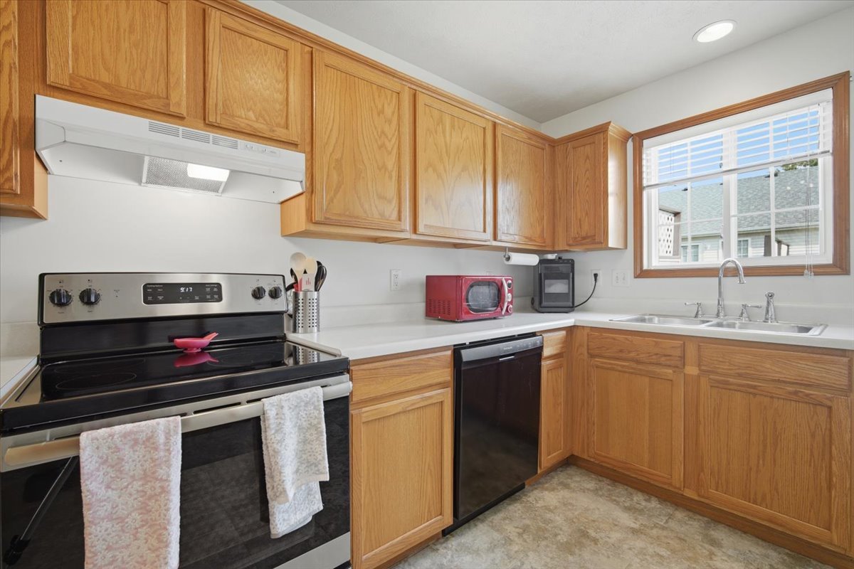 1312 Inglewood Circle Property Photo 6