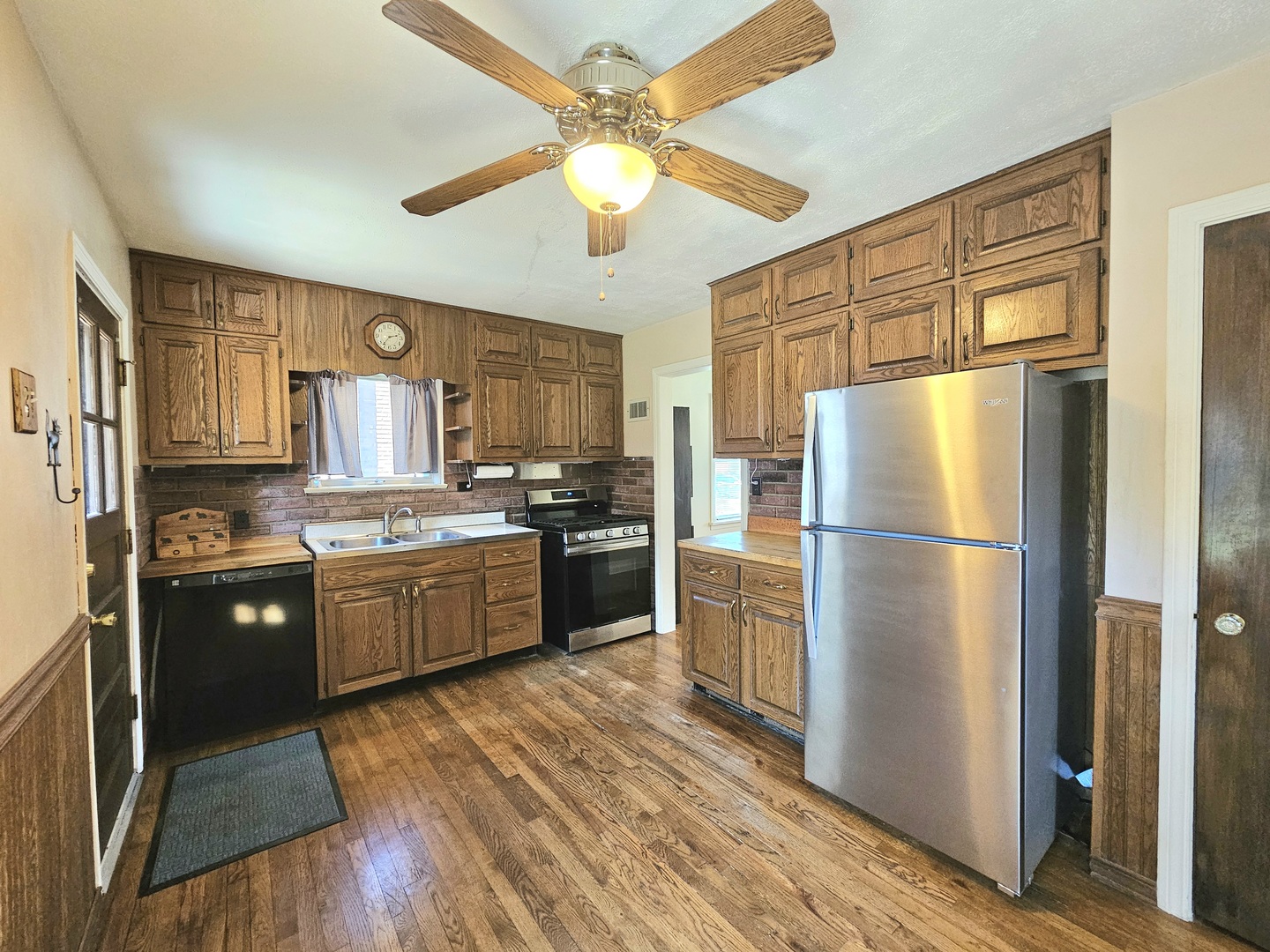 1014 S Summit Avenue Property Photo 8