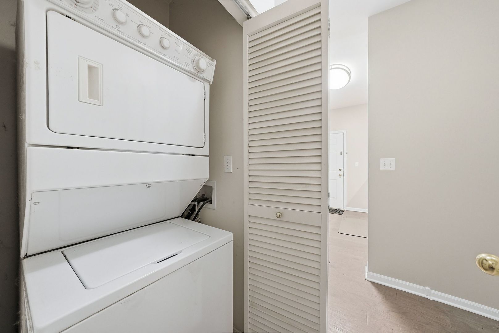 1225 N Orleans Street 602 Property Photo 10