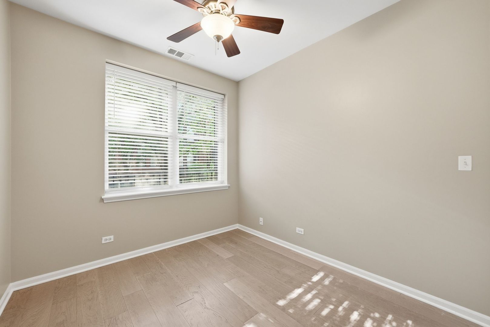 1225 N Orleans Street 602 Property Photo 11