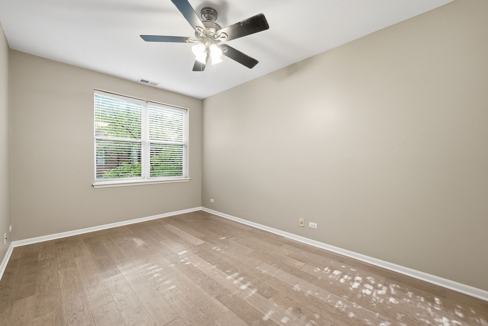 1225 N Orleans Street 602 Property Photo 15