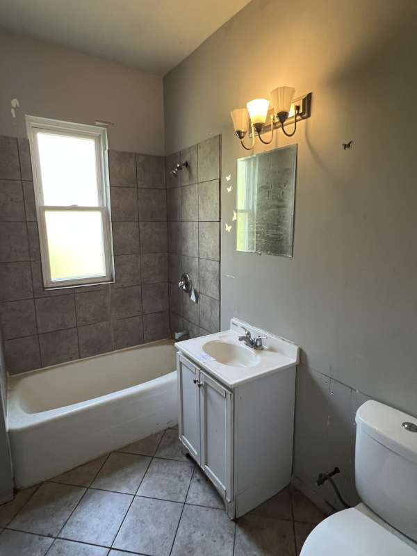 12754469 Property Photo 33