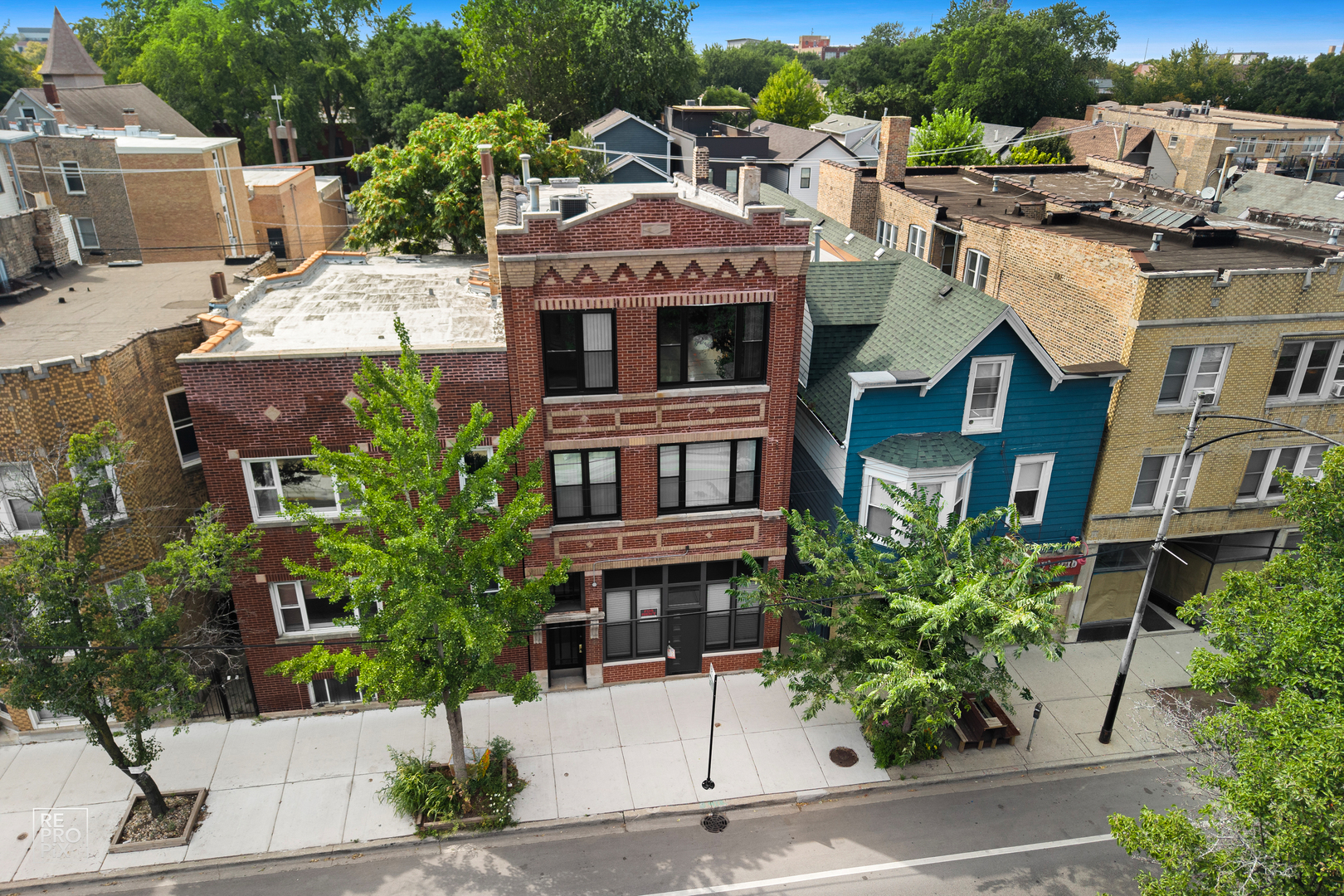 3912 N Ashland Avenue Property Photo 1