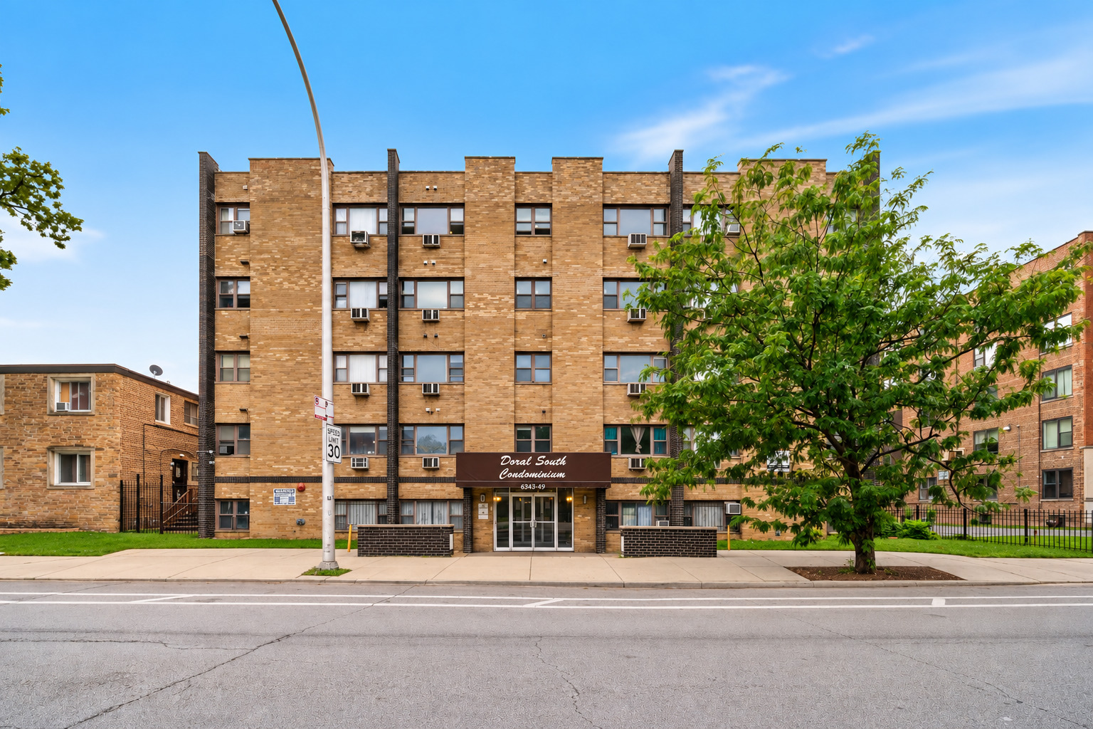 7854 S South Shore Drive 502 Property Photo 1