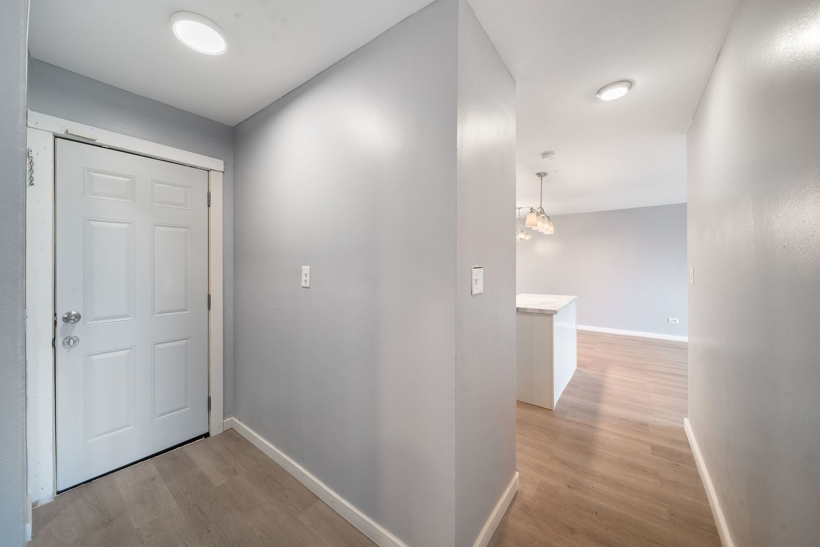 7854 S South Shore Drive 502 Property Photo 3