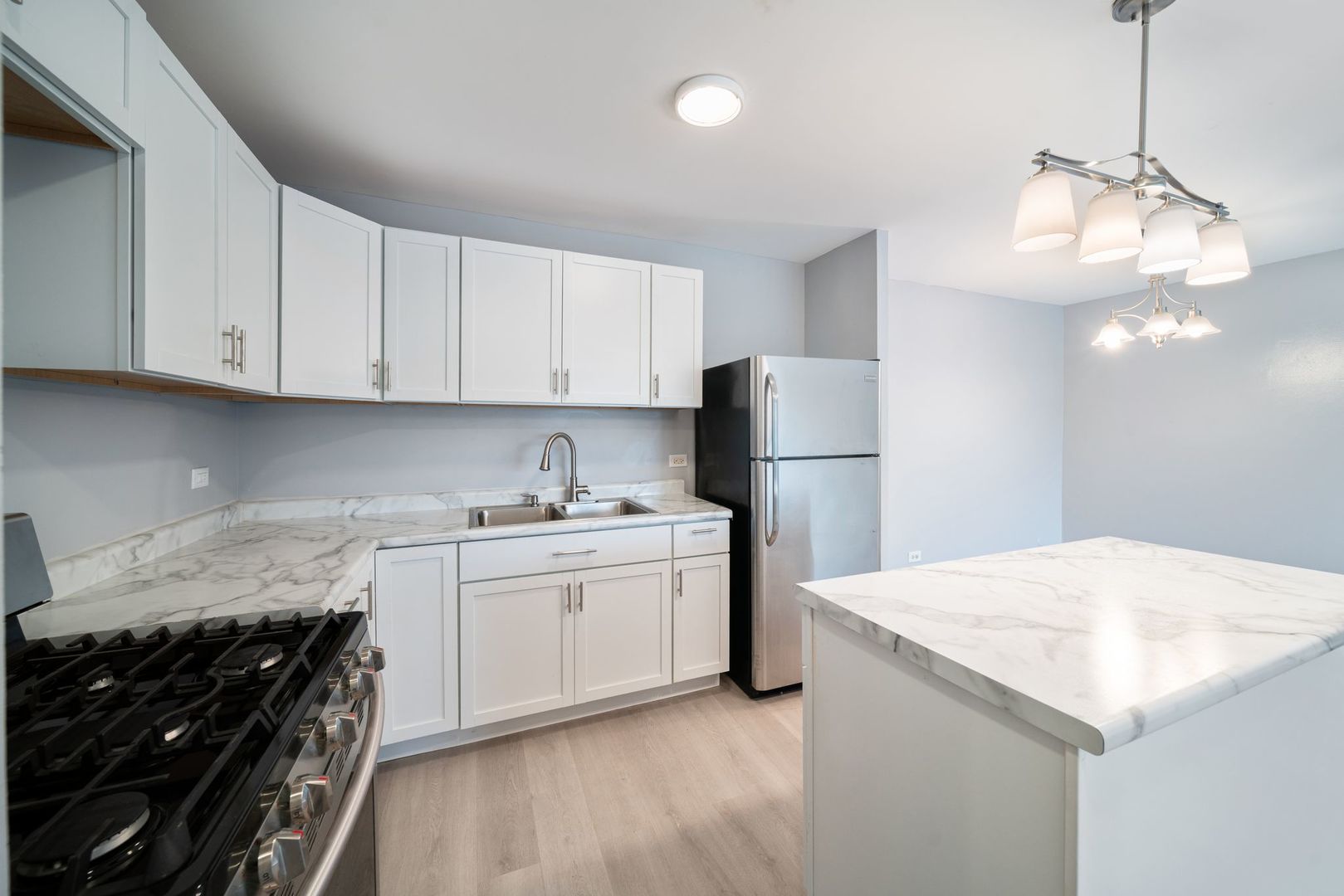 7854 S South Shore Drive 502 Property Photo 5