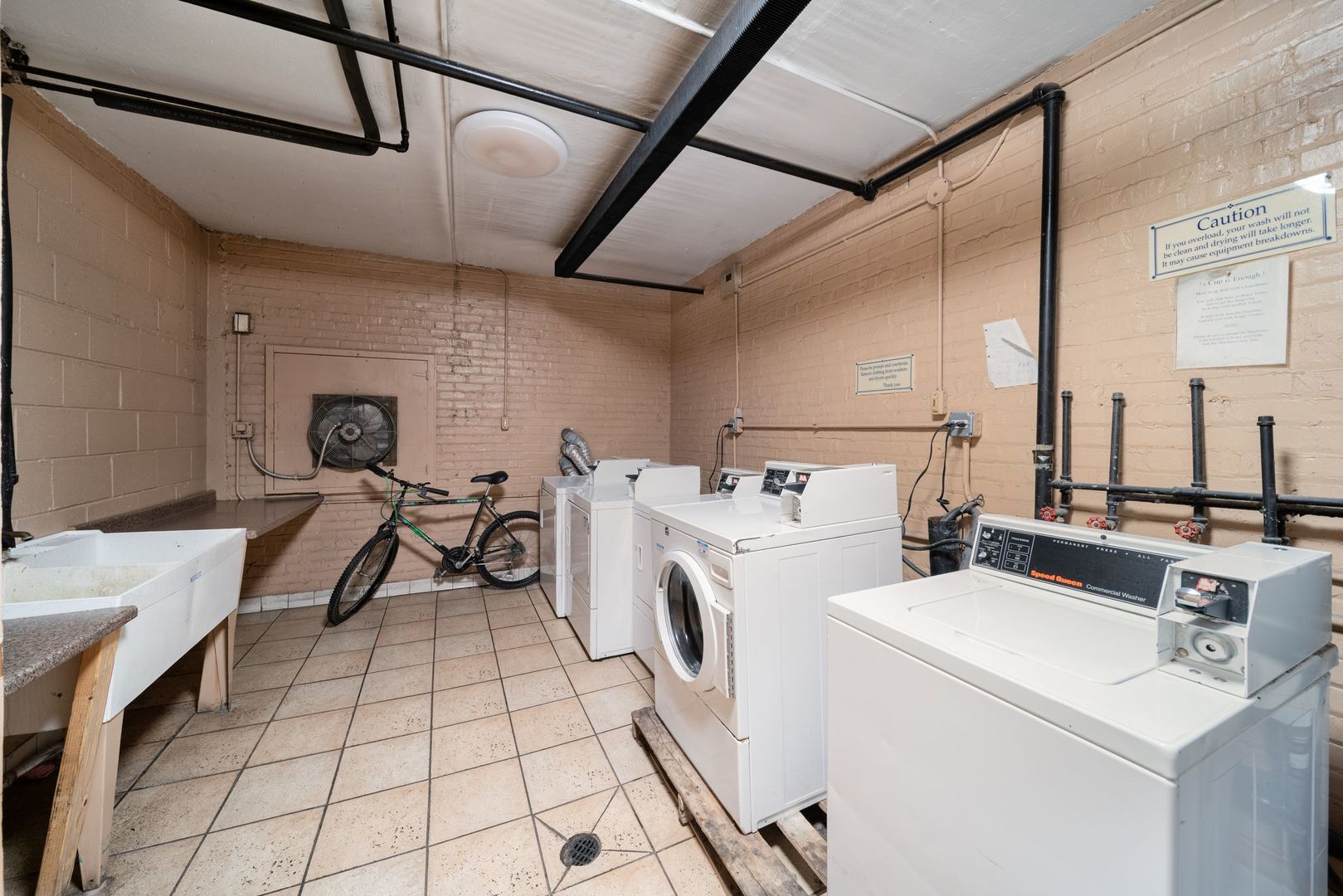 7854 S South Shore Drive 502 Property Photo 18