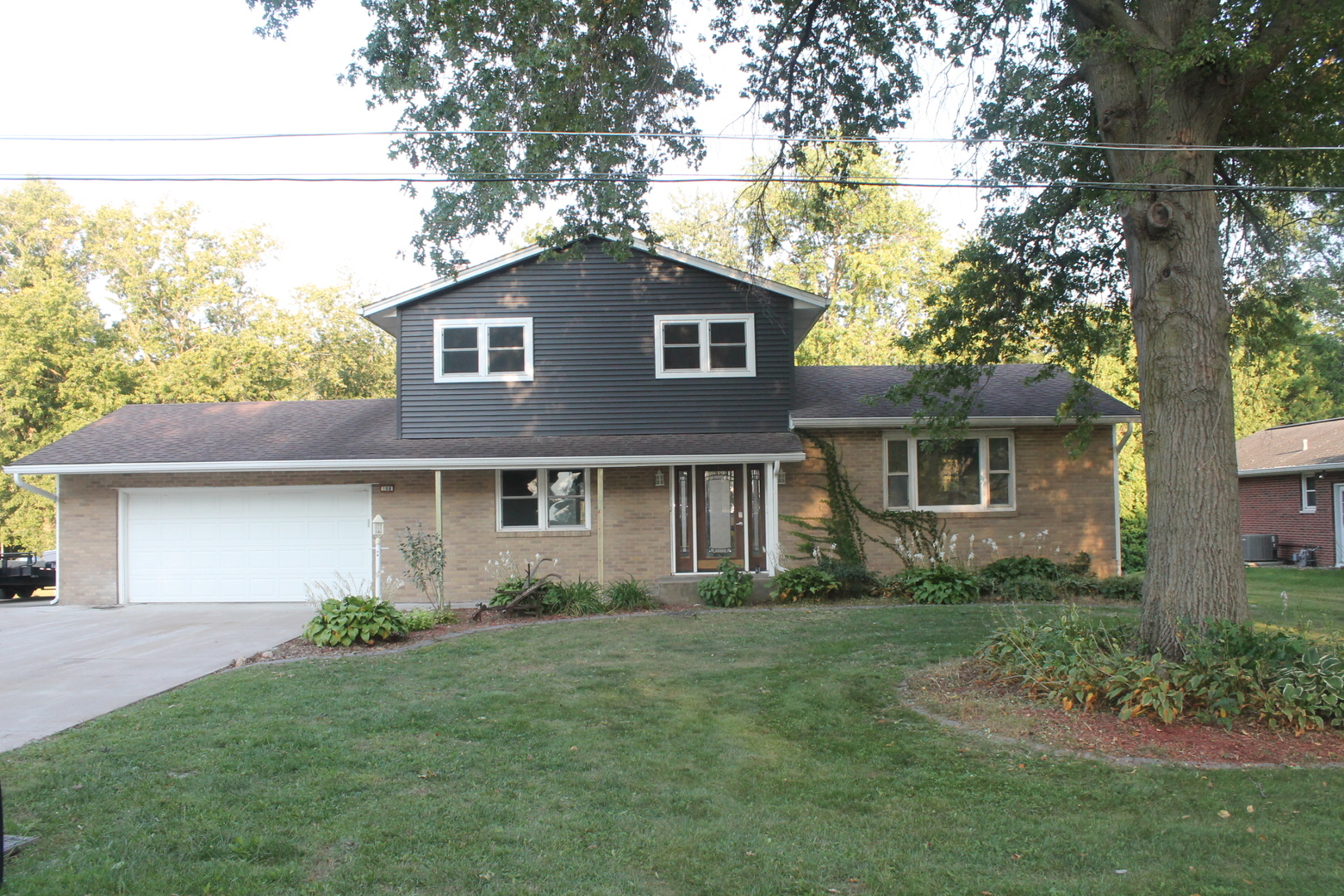 108 Circle Drive Property Photo 1