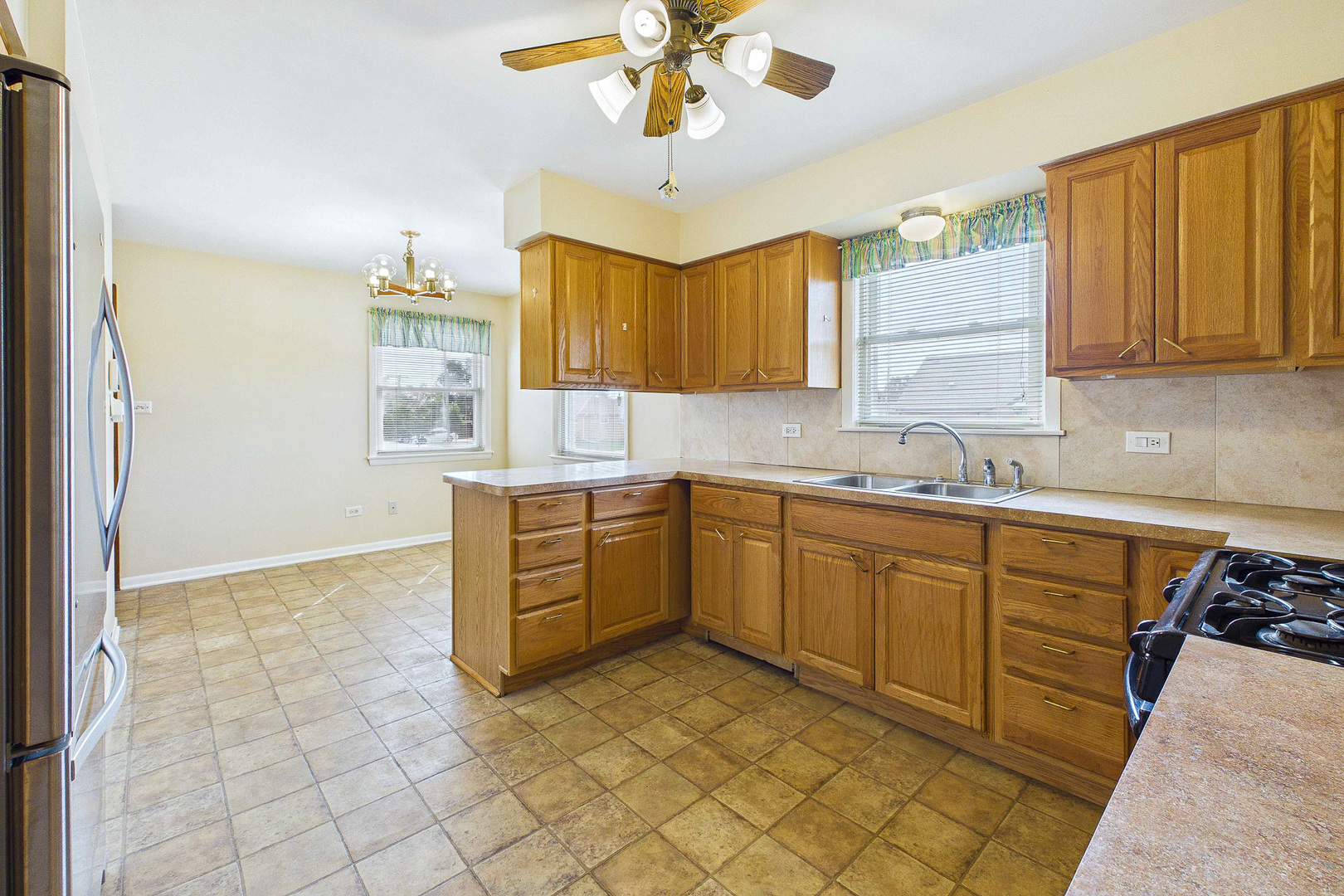 2531 Atlantic Street Property Photo 3
