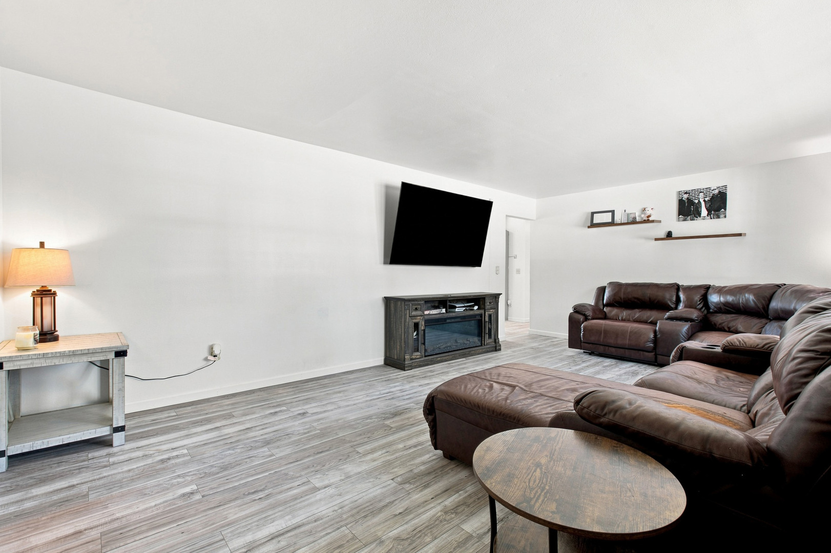 218 N Kansas Street Property Photo 4