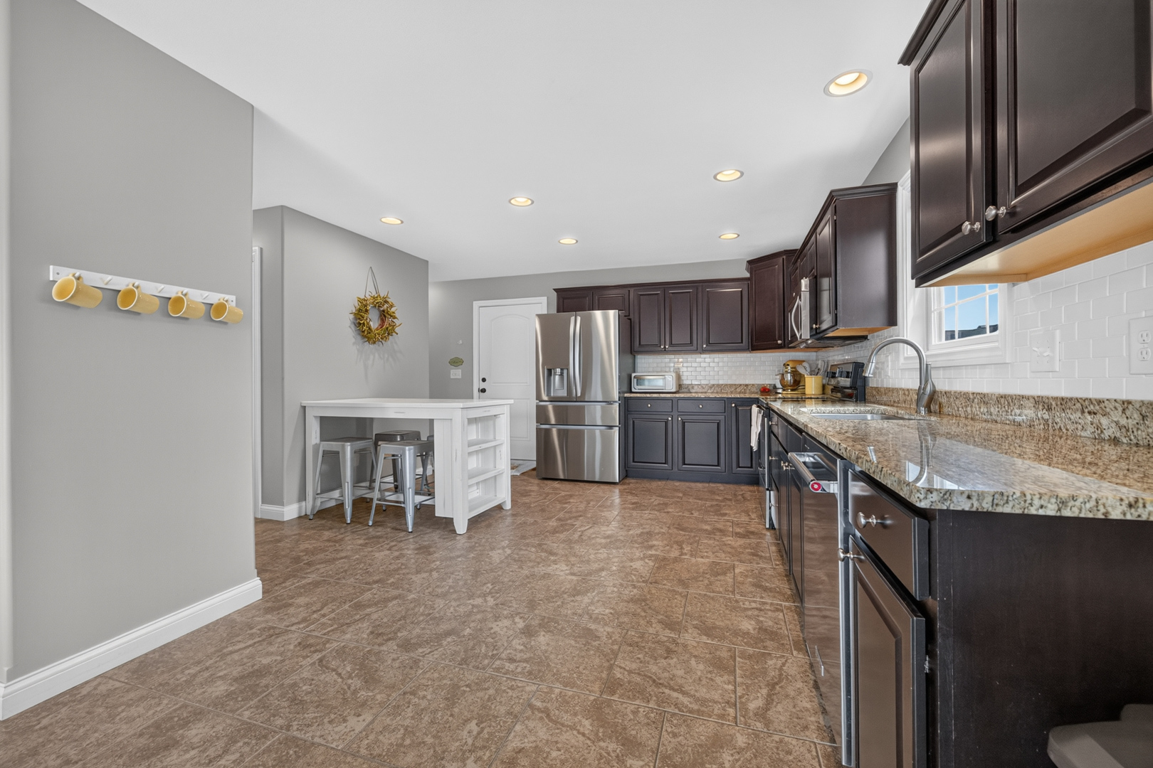 1711 Coralstone Way Property Photo 4