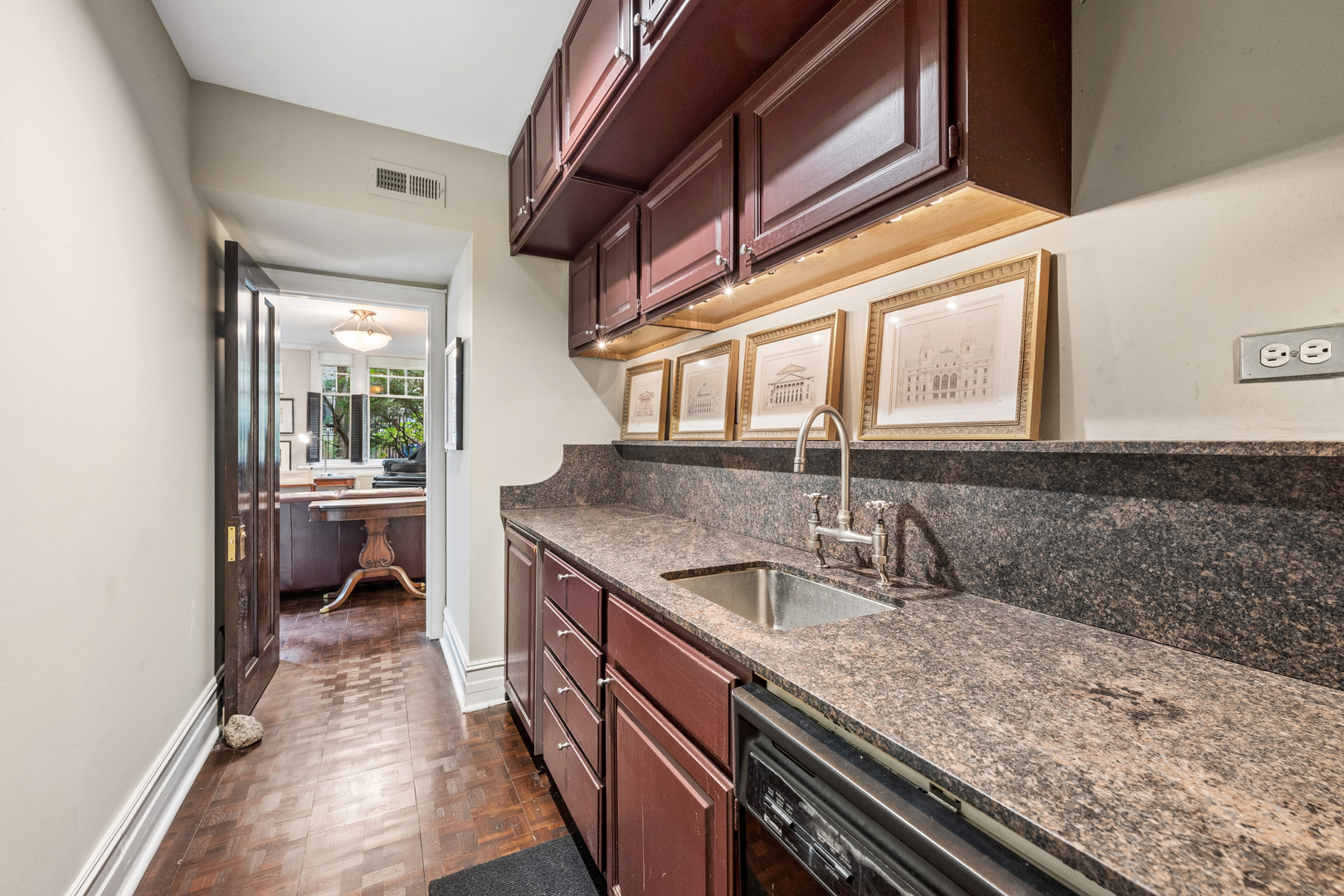 1350 N State Parkway Gn Property Photo 8