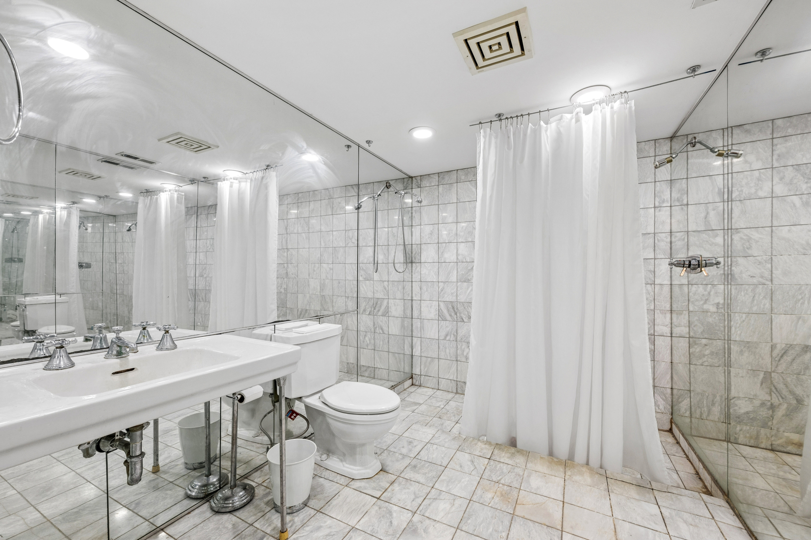 1350 N State Parkway Gn Property Photo 12