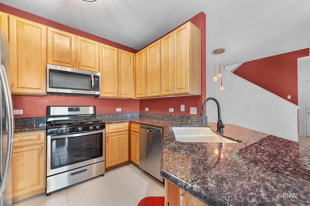 1275 W Lake Street 303 Property Photo 4