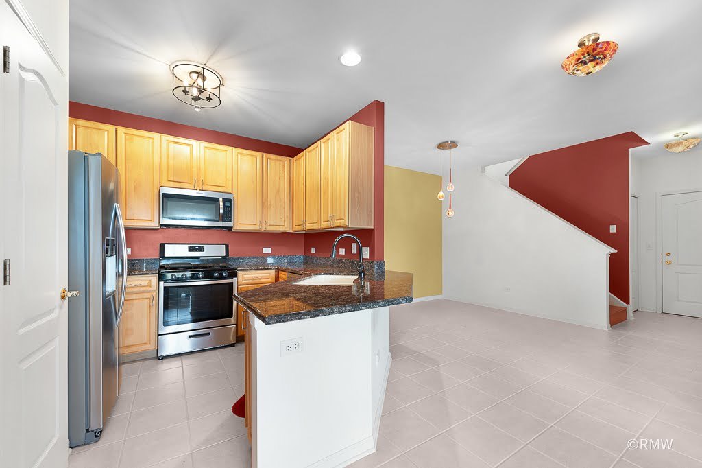 1275 W Lake Street 303 Property Photo 6