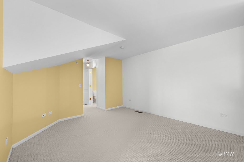 1275 W Lake Street 303 Property Photo 25