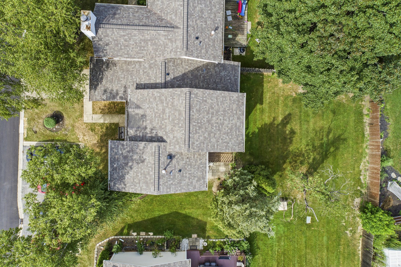 251 Tamarack Drive Property Photo 8