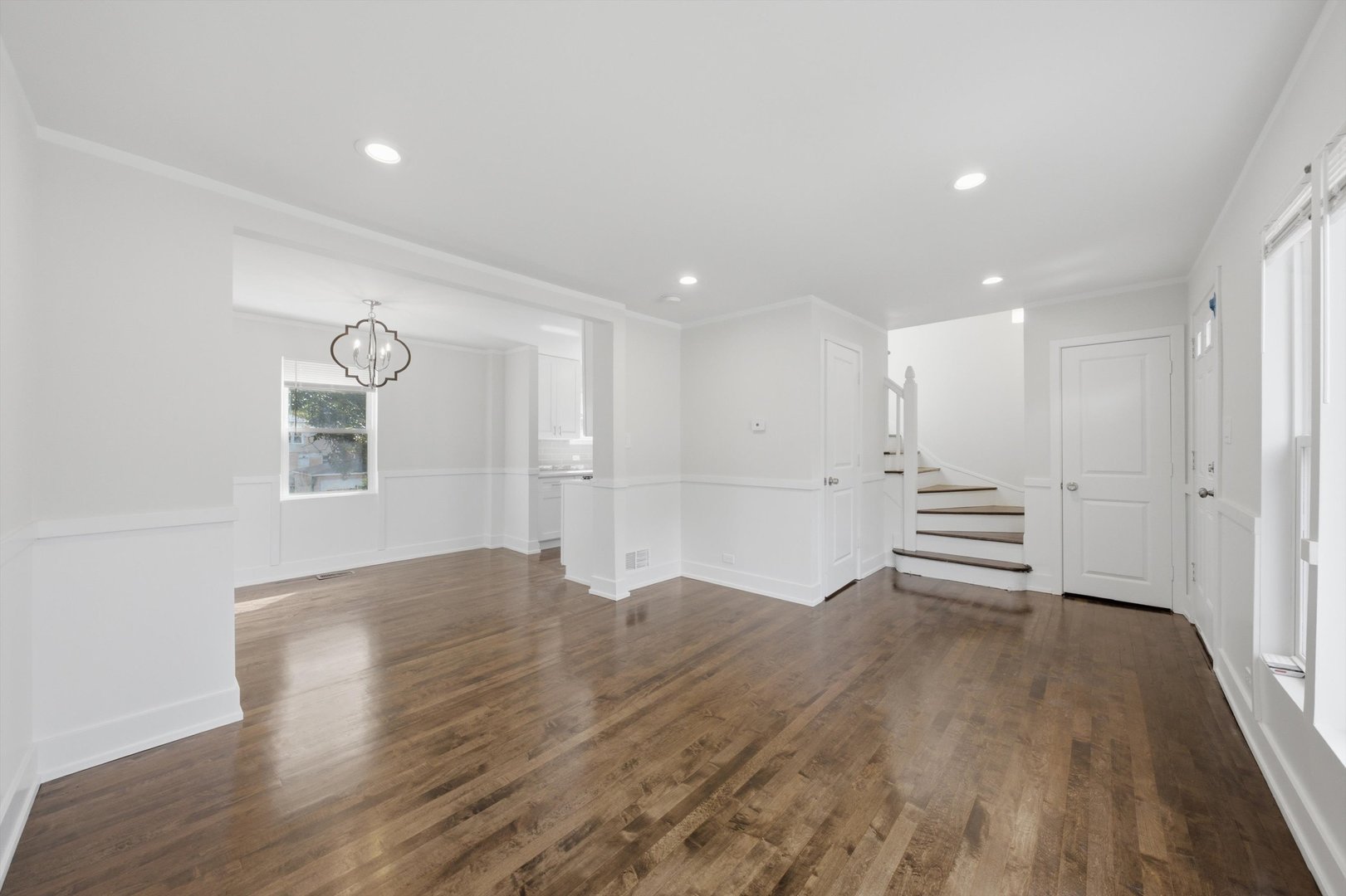 9137 S Essex Avenue Property Photo 6