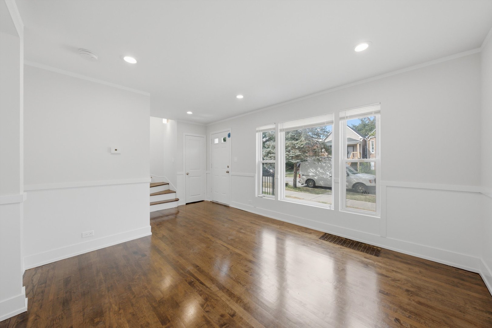 9137 S Essex Avenue Property Photo 7