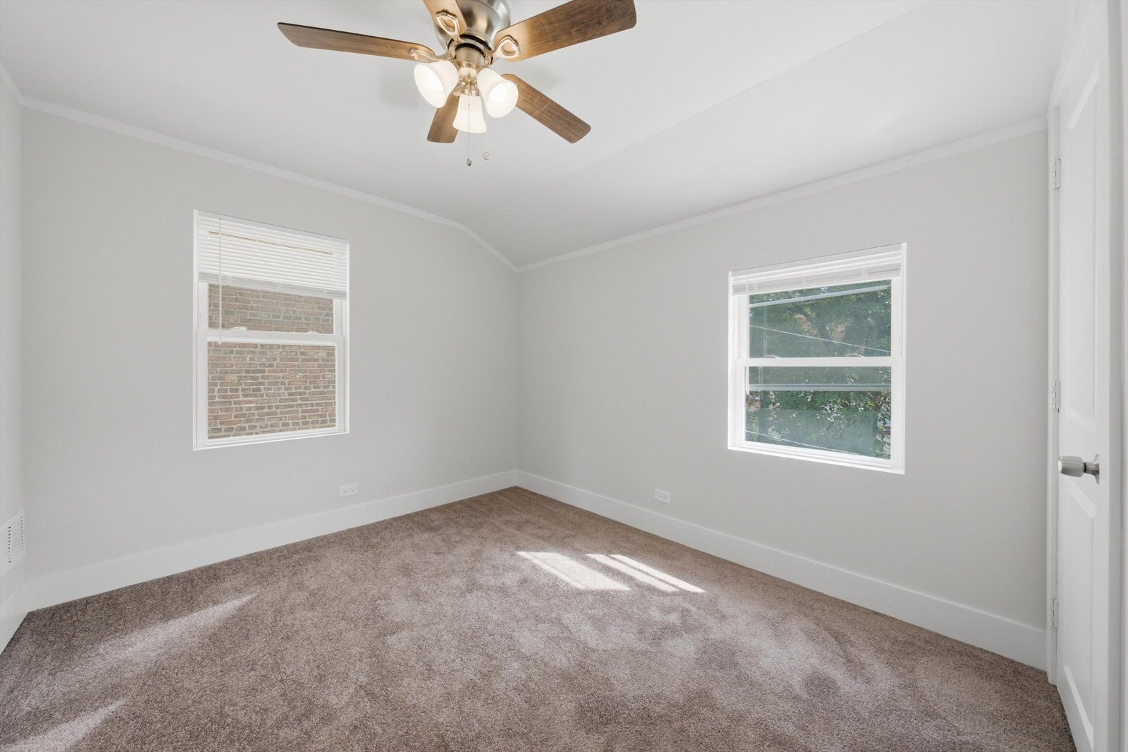 9137 S Essex Avenue Property Photo 20